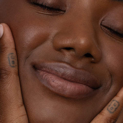 Lip Tint Charlie – Hydrating Nude Lip Tint – Poppy & Pout